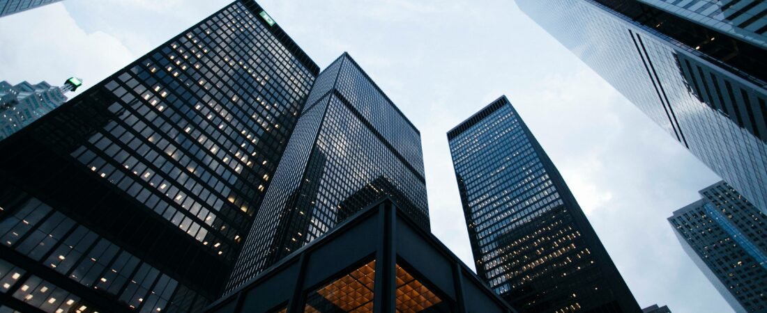 ¿Qué es el Trading y Cómo Empezar Desde Cero? [Guía Completa 2025]